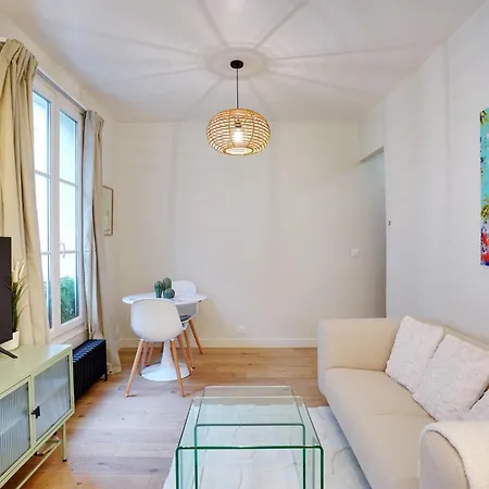 Cosy Flat By Les Maisons De Charloc Homes * Boulogne-Billancourt
